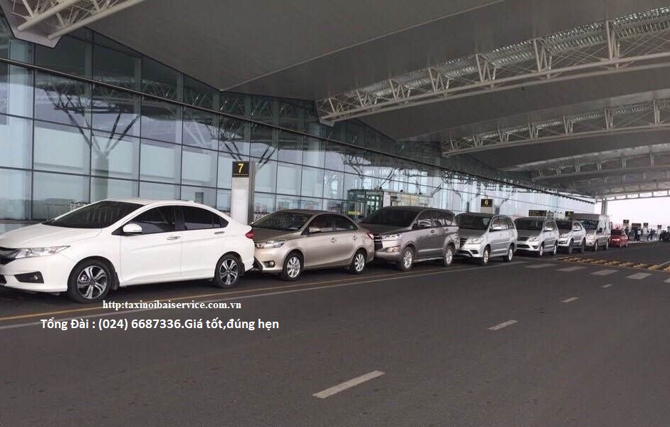 Bãi gửi xe ô tô khu vực sân bay Nội Bài